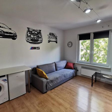 Small Apartament In Heart Of Boleslawiec City Екстериор снимка