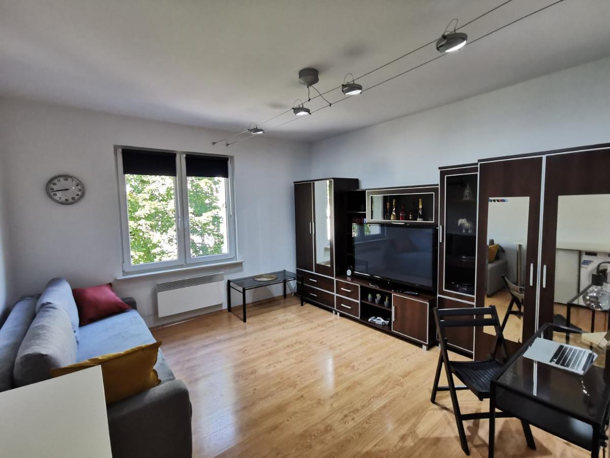 Small Apartament In Heart Of Boleslawiec City Екстериор снимка