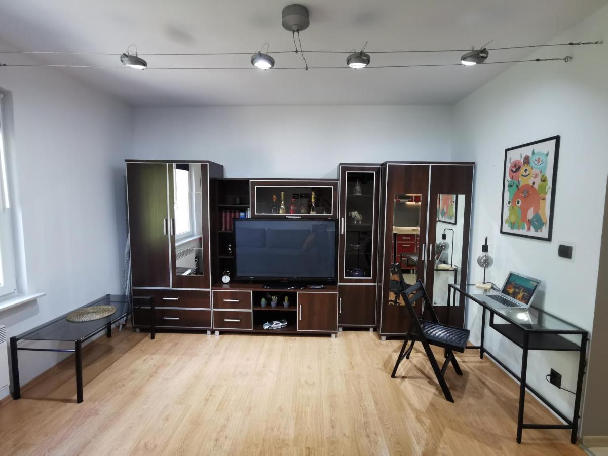 Small Apartament In Heart Of Boleslawiec City Екстериор снимка