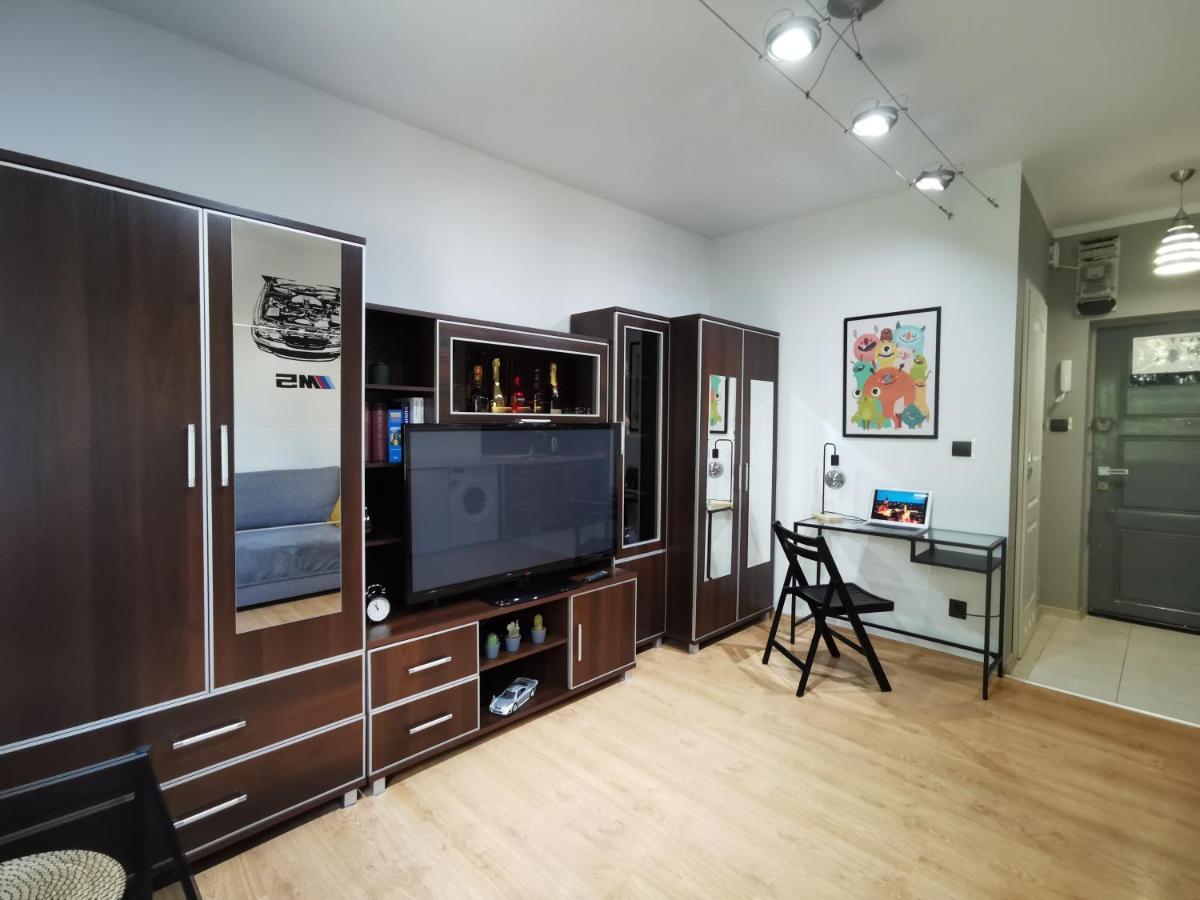 Small Apartament In Heart Of Boleslawiec City Екстериор снимка