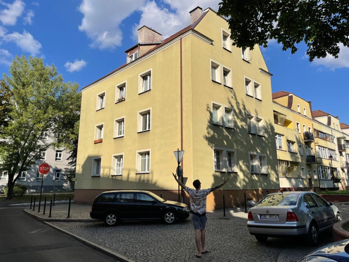 Small Apartament In Heart Of Boleslawiec City Екстериор снимка